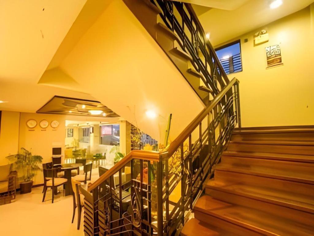 L Square Hotel Tarlac City Exterior foto