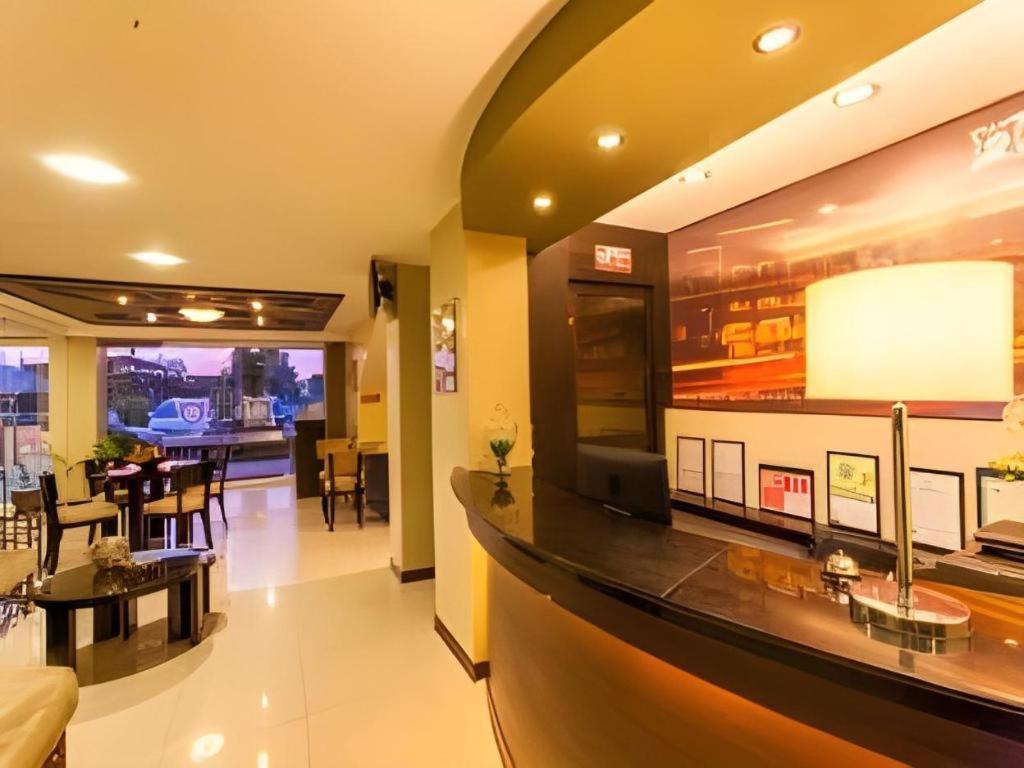 L Square Hotel Tarlac City Exterior foto