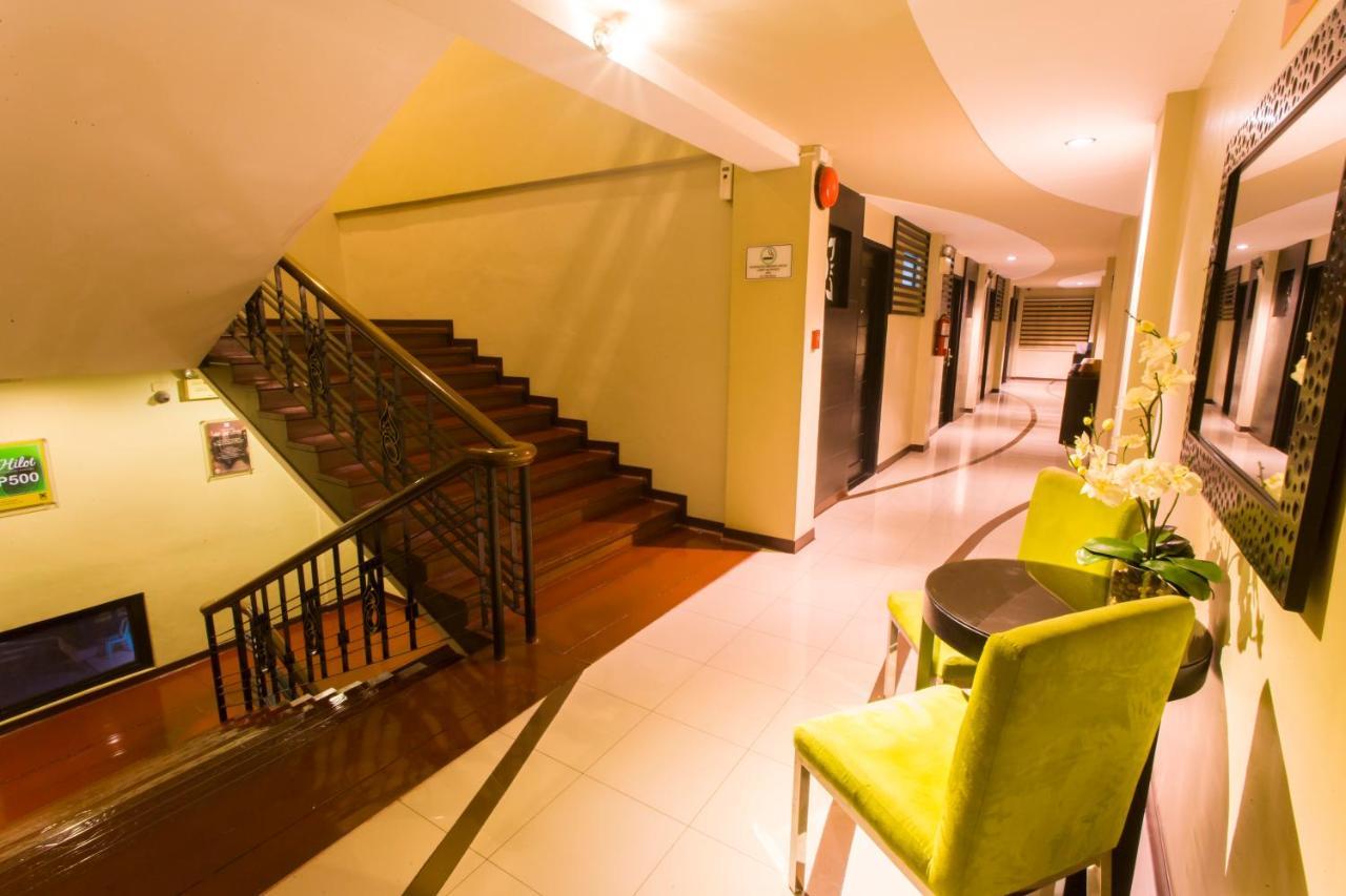 L Square Hotel Tarlac City Exterior foto